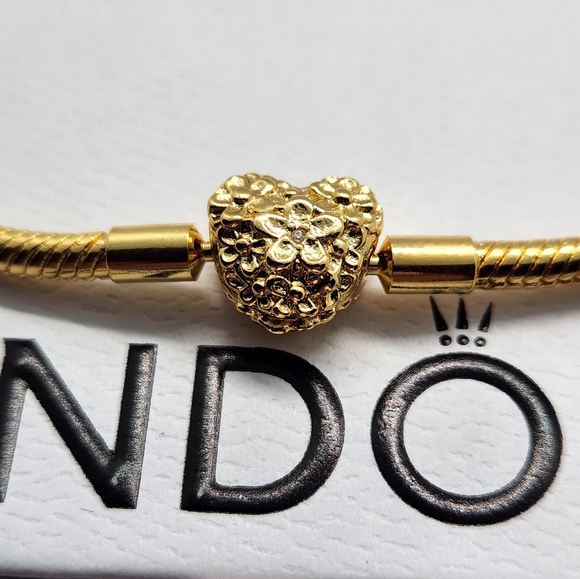 Pandora Moments 14k Golden Plated Snake Chain Charm Bracelet Size 7.9 inches - Picture 6 of 8
